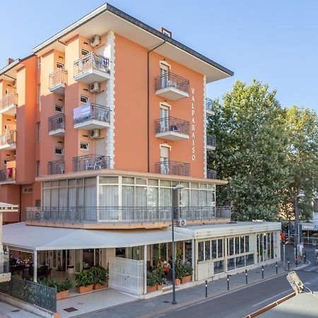 Hotel Valparaiso Римини Екстериор снимка