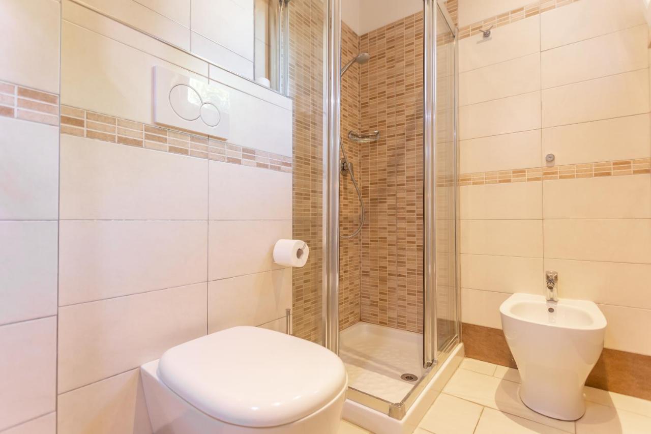 Hotel Valparaiso Римини Екстериор снимка